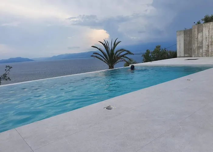 Alba Ocean View Luxury Residence